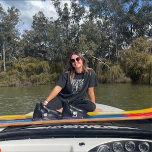 Meet your Posher, Simone